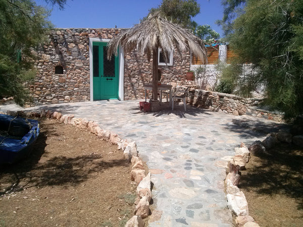 Do you wish to have the vocation of your life? If yes, choose this traditional,   idyllic, right next to the beach Entire bungalow vacation rental 3454911