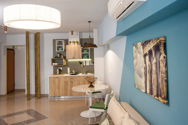 NEW – VERY CENTRAL – HELPFUL HOST <br />New, bright and completely renovated lof Athens, Greece Inner City Loft 31 Entire rental unit vacation rental 42018169