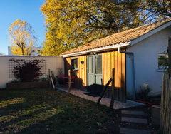 Dépendance en fond de jardin avec petite terrasse très calme, tout confort. <br  Bordeaux, France Dépendance au calme avec terrasse Entire guesthouse vacation rental 46371488