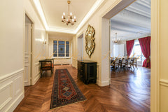 New brand apartment completely renovated in a very safe building in the Golden T Paris, France Champs Elysées Montaigne Entire rental unit vacation rental 20031430