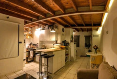 Petite maisonnette située en plein coeur de la Croix-rousse a 2 pas du métro C,  Lyon, France Jolie maisonnette au cœur de Croix rousse Entire townhouse vacation rental 30286887