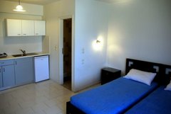 Studio 35m², with 3 beds. Quiet, with a small balcony, it is located on the back  Klery Studios - Economy Studio, 3 beds Private room in rental unit vacation rental 20173603