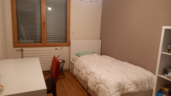 Simplifiez-vous la vie dans ce logement paisible et central.<br /><br /><b>The s Lyon, France Chambre calme 1 personne Private room in rental unit vacation rental 552788148945837008