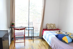 The apartment is located in Woodside, Queens.<br />It is accessible enough to Me United States Townhouse in Queens · 1 bedroom · 1 bed · 1 shared bath Private room in townhouse vacation rental 46055732