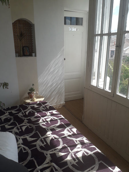 Oubliez vos soucis dans ce logement spacieux et serein.  Bordeaux : appartement agréable avec cachet,centre Private room in rental unit vacation rental 52480833