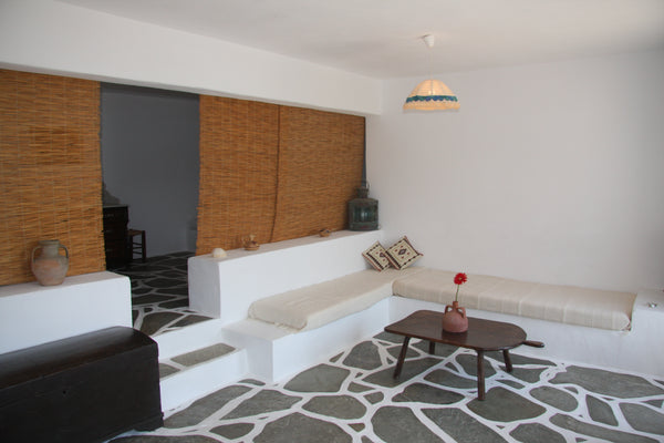 The suite is renovated and combines the traditional architecture with modern fac  Traditional Cycladic Suite Cycladic home vacation rental 553464395463354137