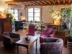 Appartement lumineux donnant sur deux cours (sud et est), dans une belle traboul Lyon, France Ravissant 57m² à 2 pas des Terreaux Entire rental unit vacation rental 9454368