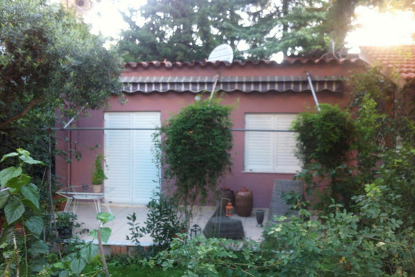 A beautiful house full of light with a nice garden. A quiet and safe suburb,  su Athens, Greece Beautiful house with garden in Cholargos Athens Entire home vacation rental 28690241