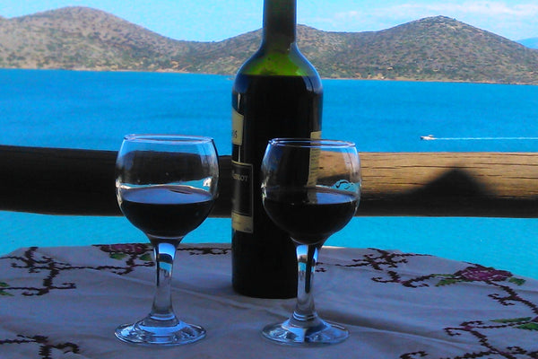 Maisonette for 1-5 persons with amazing sea view. Several opportunities for lunc Elounda Marions home Entire home vacation rental 23745447