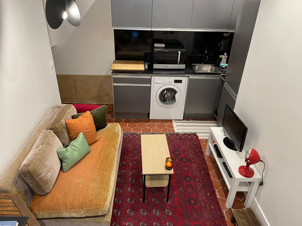Charmant 2 pièces situé au RDC d'un bel immeuble Parisien, en arrière cour donc  Paris, France Charmant 2 pieces Parisien a 10 min de MONTMARTRE Private room in rental unit vacation rental 16311234