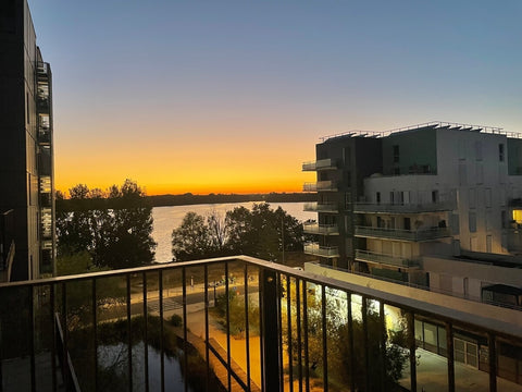 Appartement recent situé au dernier étage d'une superbe résidence récente.T2 aya Bordeaux, France T2 recent (GINKO) Bordeaux Entire rental unit vacation rental 8486292