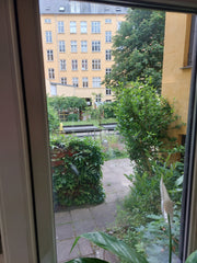 Hyggelig farverig lejlighed som ligger i et stille kvarter på Nørrebro tæt på bu  Rummelig lejlighed med gårdhave i cozy Nørrebro Entire condo vacation rental 654273726433258646