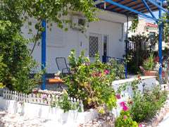 Appartement composé de 2 chambres (1 lit double et 2 lits simples), salon, cuisi Greece PARADIS STUDIOS APPARTEMENT 4-6 PERSONNES Entire bungalow vacation rental 50543462