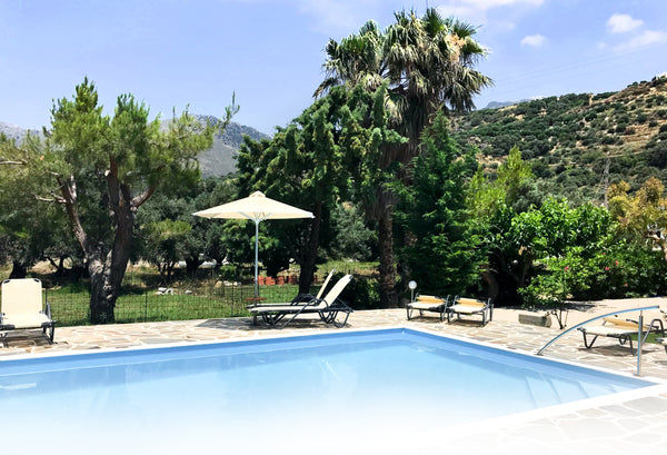 An ideal choice for couples seeking for the best value hotel rooms.<br /><br />S Rethimnon, Greece IRIDA Studios Hotel in Plakias with Garden & Pool Private room in bed and breakfast vacation rental 29112883