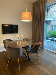 Nyd denne rolige lejlighed i en afslappet atmosfære og stor altan - kun et stenk  Dejlig, lys lejlighed med altan tæt på vandet. Entire condo vacation rental 664505288784482996