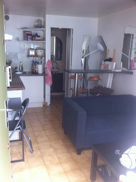 Duplex de 25 m² avec chambre dans une cave aménagée: très frais et agréable l'ét Paris, France Duplex idéal pour séjour en couple Entire rental unit vacation rental 7007190