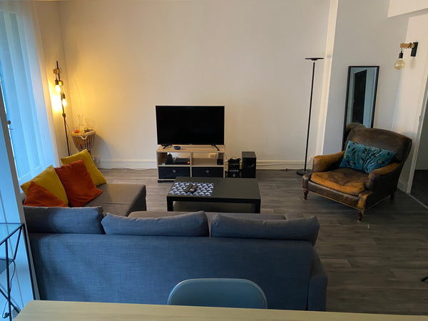 Idéalement situé, dans un endroit calme, a deux pas du golf et de l'hippodrome d  55m2 de 2 à 4 pers-balcon-proche golf bordeaux Entire condo vacation rental 49624338