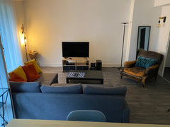 Idéalement situé, dans un endroit calme, a deux pas du golf et de l'hippodrome d  55m2 de 2 à 4 pers-balcon-proche golf bordeaux Entire condo vacation rental 49624338