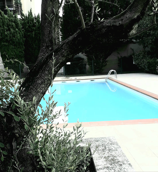 Bienvenue dans mon appartement lumineux confortable de 80 m2, 2 chambres dans un Bordeaux, France Apt turquoise  2 chambres Parking Terrasse Piscine Entire condo vacation rental 50026214