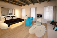 Luxury room for three in hotel Three Storks<br /><br /><b>The space</b><br />The  Deluxe Triple room in hotel THREE STORKS Room in boutique hotel vacation rental 28170186