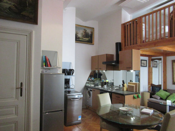 In kleines Studio direkt hinter dem Rudolfinerhaus<br /><br /><b>The space</b><b Warszawa, Poland R8/2 Apartment Entire rental unit vacation rental 23087064