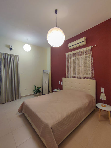 Comfortable apartment, ideal for couples, singles, travellers and/or business pu  Μοντέρνο διαμέρισμα με αυλή στο Ηράκλειο Entire rental unit vacation rental 689851040189764721