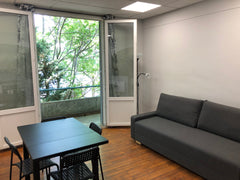 Joli studio avec petit espace exterieur situé à 2 minutes à pieds du métro grang Lyon, France Joli studio - Grange Blanche- Hôpital E.Herriot Entire rental unit vacation rental 49804218