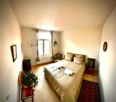 Profitez d’une chambre lumineuse et calme dans une maison St-Gilloise, située à   Charmante chambre St Gilloise au cœur de Bruxelles Private room in townhouse vacation rental 666803126555646126