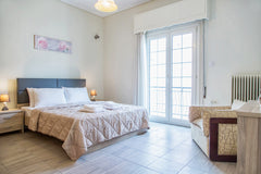 Beautiful & spacious apartment with<br />2 bedrooms - fully equiped kitchen - li Athens, Greece ☀ Sunny & Spacious 2BD apt near Acropolis Entire rental unit vacation rental 34099888