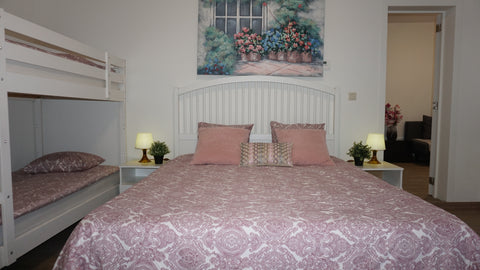 BEAUTIFUL APARTMENT WITH EVERYTHING YOU NEED. LOCATED IN A RESIDENTIAL AREA NEAR Antwerp, Belgium 5,Carnot Apartments,1 sleeping room, ground floor Entire serviced apartment vacation rental 46278814