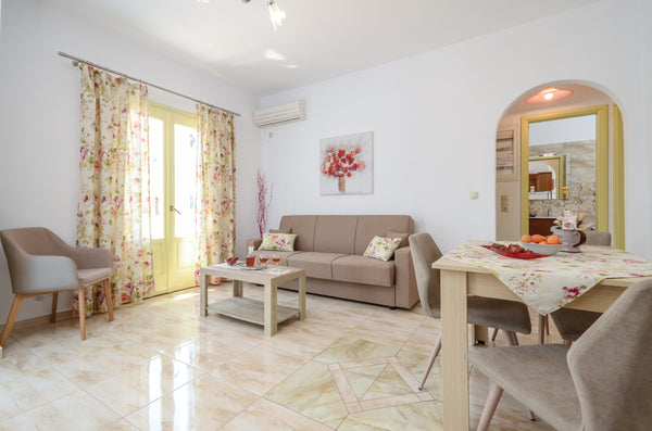 Kapris House is situated 80m from the most popular beach in Ag.Prokopios. It con Greece Superior Apartment Entire home vacation rental 18357312