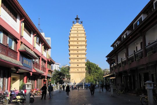 1 Day Kunming tour with the Green Lake Bird & Flower market and Yuantong Temple  Private Tours and Travel Guide Asia Shanghai CITY Kunming Destination Tour