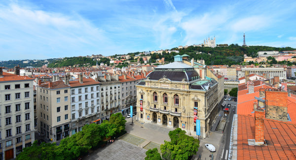 Located on the 8th and last floor of a beautiful old building, this unique hotel Lyon, France Lyon 2 Bellecour : superb 2-BDR apartment. Entire rental unit vacation rental 31628435