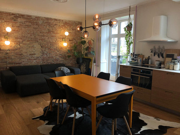 Lejligheden består af et stor køkken alrum, to fine soveværelser med dobbeltseng Virum, Denmark Personlig 3-værelses på Bryggens hyggeligste gade Entire rental unit vacation rental 46185628