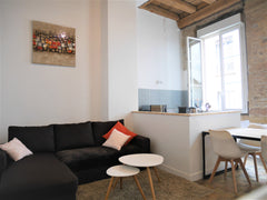 Charmant studio avec lit en mezzanine, très au calme, authentique style lyonnais Lyon, France Studio cosy Hyper centre Opéra-Terreaux Entire rental unit vacation rental 49626883