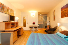 Bonjour ou bonsoir.<br />Vous vous sentirez comme à la maison dans ce spacieux s Paris, France Spacieux studio Bastille/Marais,Place des Vosges Entire rental unit vacation rental 787167