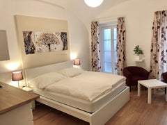 Recently renovated and newly furnished "City-Crown-Apartment" is located in the  Vienna, Austria ♛ CITY-CROWN-APARTMENT ♛  VIENNA ♛ U4 ♛ Entire rental unit vacation rental 40587344