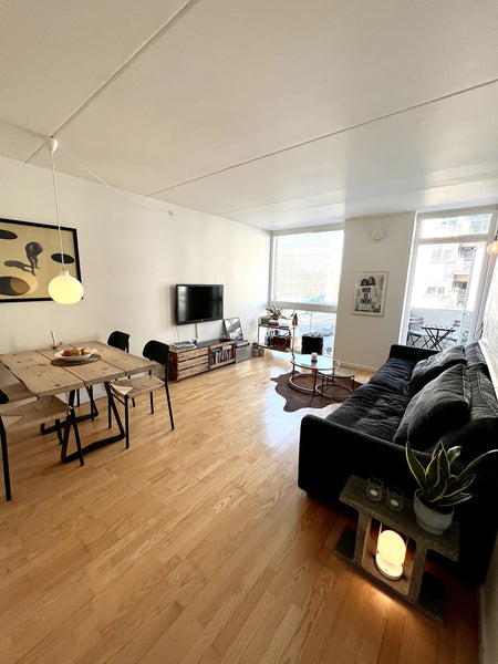 Vores lejlighed ligger centralt i København med 10 minutters gang til Hovedbaneg Copenhagen, Denmark Modern apartment in Islands Brygge CPH Entire condo vacation rental 47544093