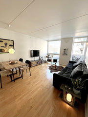 Vores lejlighed ligger centralt i København med 10 minutters gang til Hovedbaneg Copenhagen, Denmark Modern apartment in Islands Brygge CPH Entire condo vacation rental 47544093