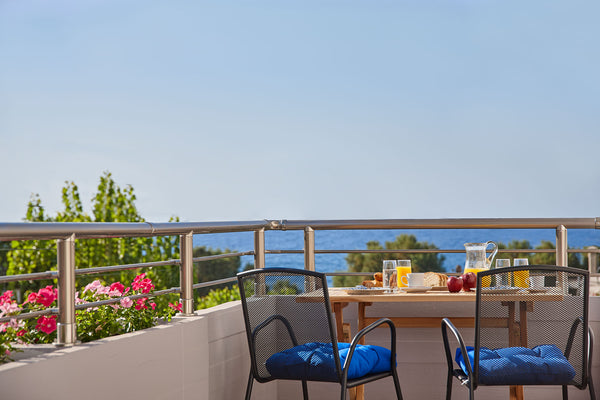 La Vita Classica is a Large apartment located in the entrance (1min walk) of the Chania, Greece La Vita Classica Aparment Entire rental unit vacation rental 20128657