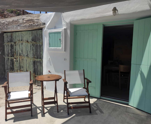 Apanemo Beach House is a private seaside accommodation in an idyllic location, r  Apanemo Beach House Agios Nikolaos Kimolos Tiny home vacation rental 618718655279436678