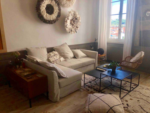 Vivant dans l’appartement, vous vous y sentirez chez vous sans problème. Ce lieu Lyon, France Très charmant T2 au bas des pentes de la X-Rousse Entire rental unit vacation rental 33446215