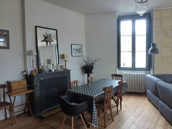 Appartement situé au 2ème étage sans ascenseur dans le quartier Fondaudège/Jardi Bordeaux, France Appartement Ancien Jardin Public Fondaudège Entire rental unit vacation rental 41328351