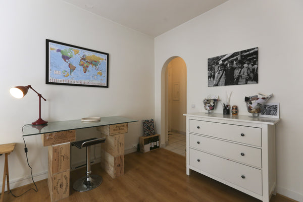 Very nice and central cosy flat (30m2) for 2 people, located near the champs Ely Paris, France Charming Studio, Ternes/Etoile Entire rental unit vacation rental 7141704