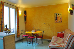 Bright apartment, 3 rooms, 50m2 which can accommodate up to 3 people, on the 1st Paris, France Bright F3 apartment in flowery pedestrian street Private room in rental unit vacation rental 6331493