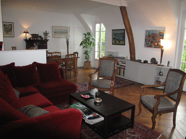 Appartement de charme en plein ciel devant le canal Saint Martin<br />Appartemen Paris, France Appartement de charme en plein ciel sur le canal Entire rental unit vacation rental 23939275