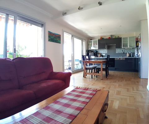 Appartement situé dans un quartier calme mais proche du centre ville (25 mn à pi Lyon, France ❤️ Bel appartement familial avec balcon ❤️ Entire rental unit vacation rental 9183371