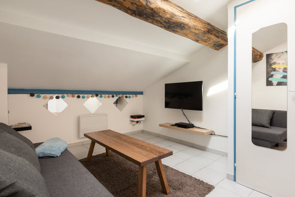 Apartment decorated with lots of character and ideally located in the heart of L Lyon, France Dify Le Perrache - Presqu'île Entire rental unit vacation rental 696978797338954654