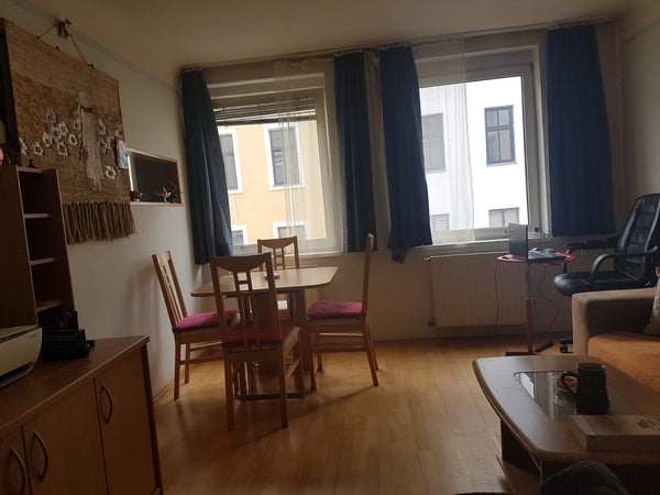 PLEASE, reserve 3 weeks before arrival<br />I rent out my cozy apartment from 3   Cozy central 2rooms apart. family or 4persons max. Entire rental unit vacation rental 40342080