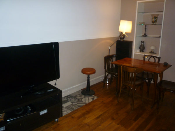 JOLIE DUPLEX MEUBLE TOUTE EQUIPEE DANS LE QUARTIER D ALIGRE PROCHE DU MARCHE DU  Paris, France APPATEMENT A LOUER AU COEUR DU MARCHE D ALIGRE Entire rental unit vacation rental 20432635